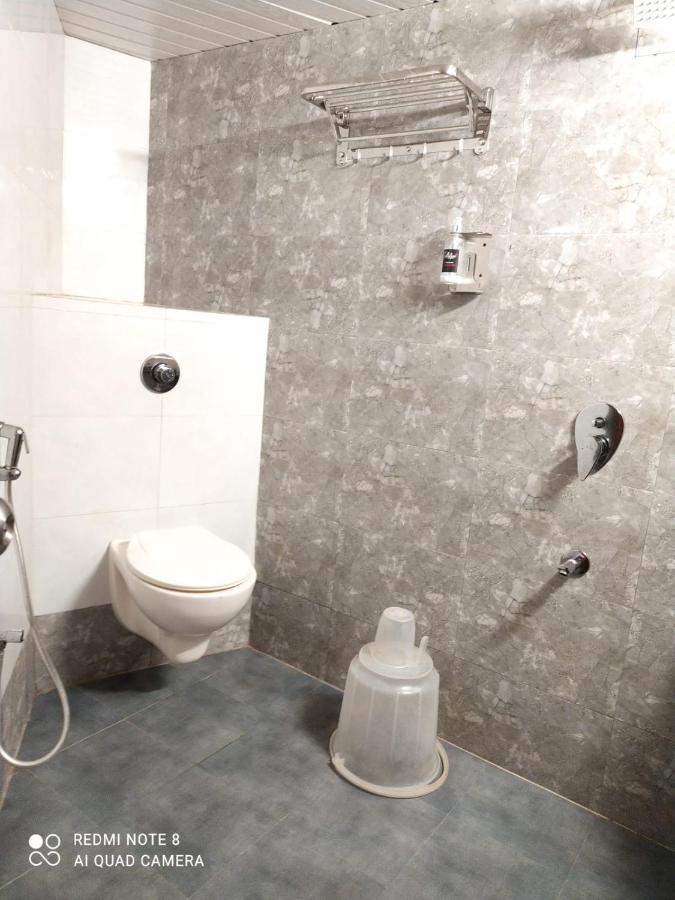 U Life Hotel مومباي المظهر الخارجي الصورة