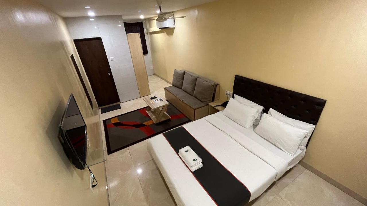 U Life Hotel مومباي المظهر الخارجي الصورة